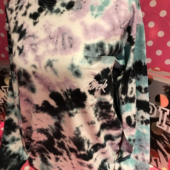 🚫SOLD🚫NWT VS PINK tie dye Campus Tee - Picture 3 of 4